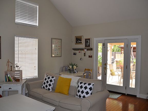 4th image of 1430 New England Dr