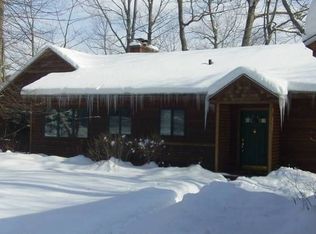 104 Blythewood Dr, Pittsfield, MA 01201