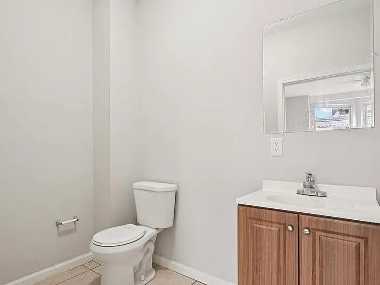 1009 W Main St #1 — Photo 5