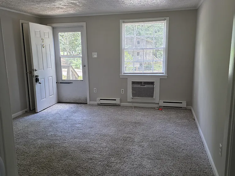 Bentley Woods Apartments — Photo 8