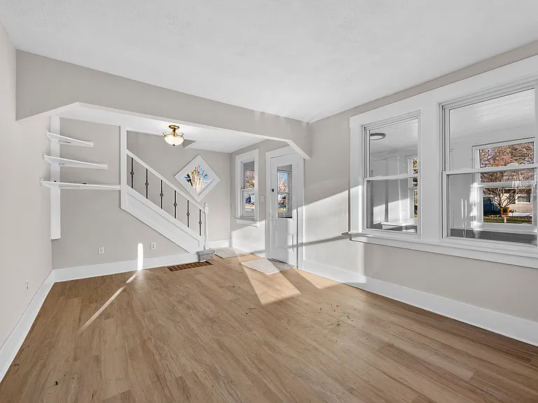 428 Bauman Ave — Photo 19