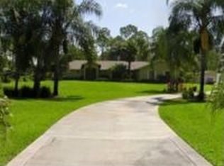 2240 21st St SW, Naples, FL 34117