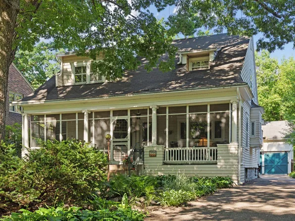 1323 Keston St, Saint Paul, MN 55108