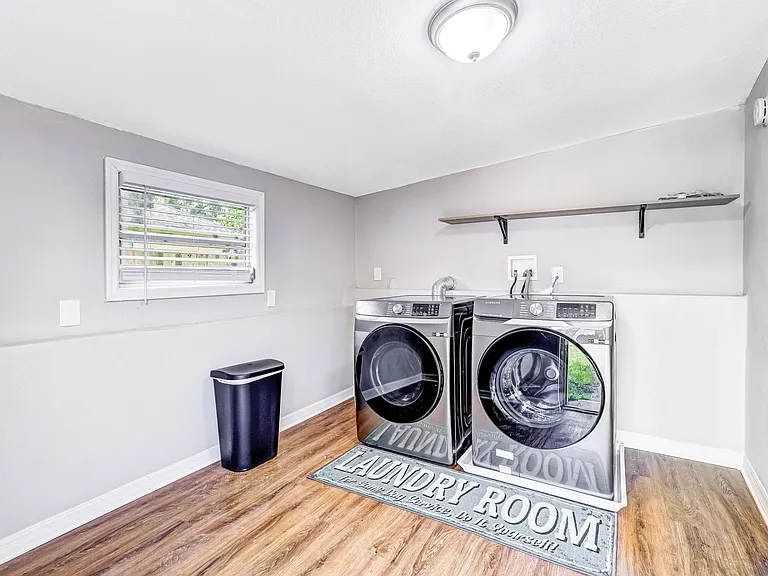 Free laundry facility!