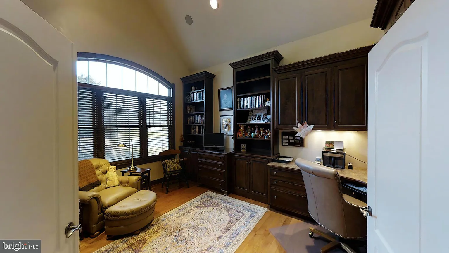 910 Leidig Dr photo 1