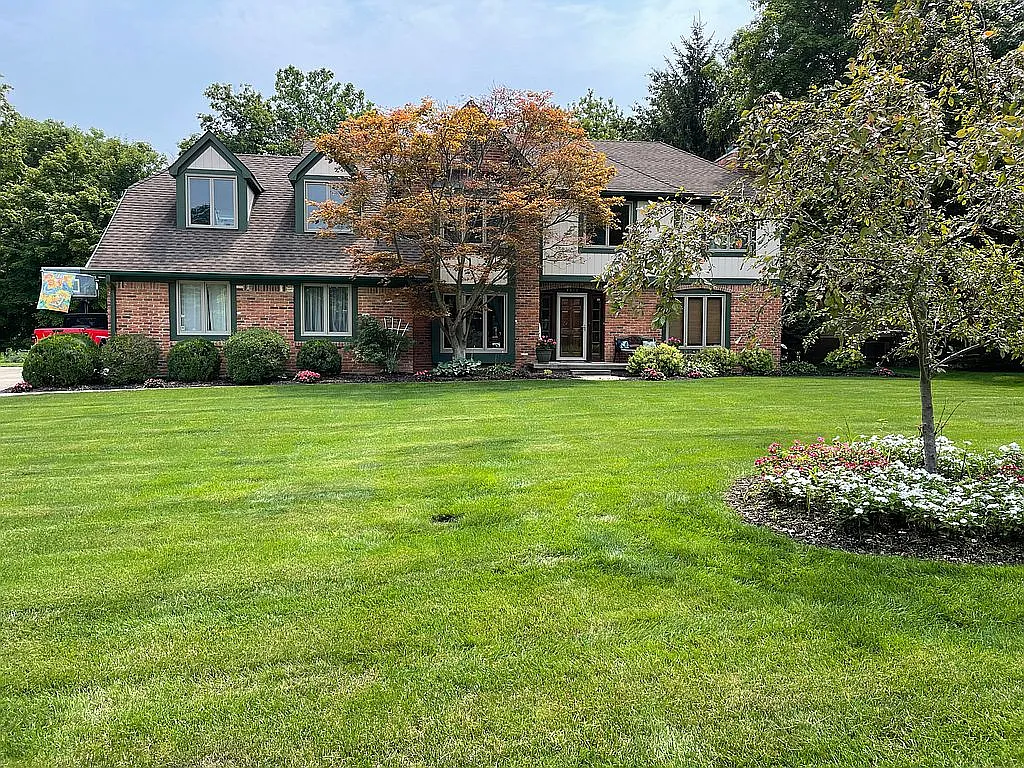 8513 Twin Pointe Cir photo 1
