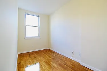 Rented by New York Realty Minimax Inc