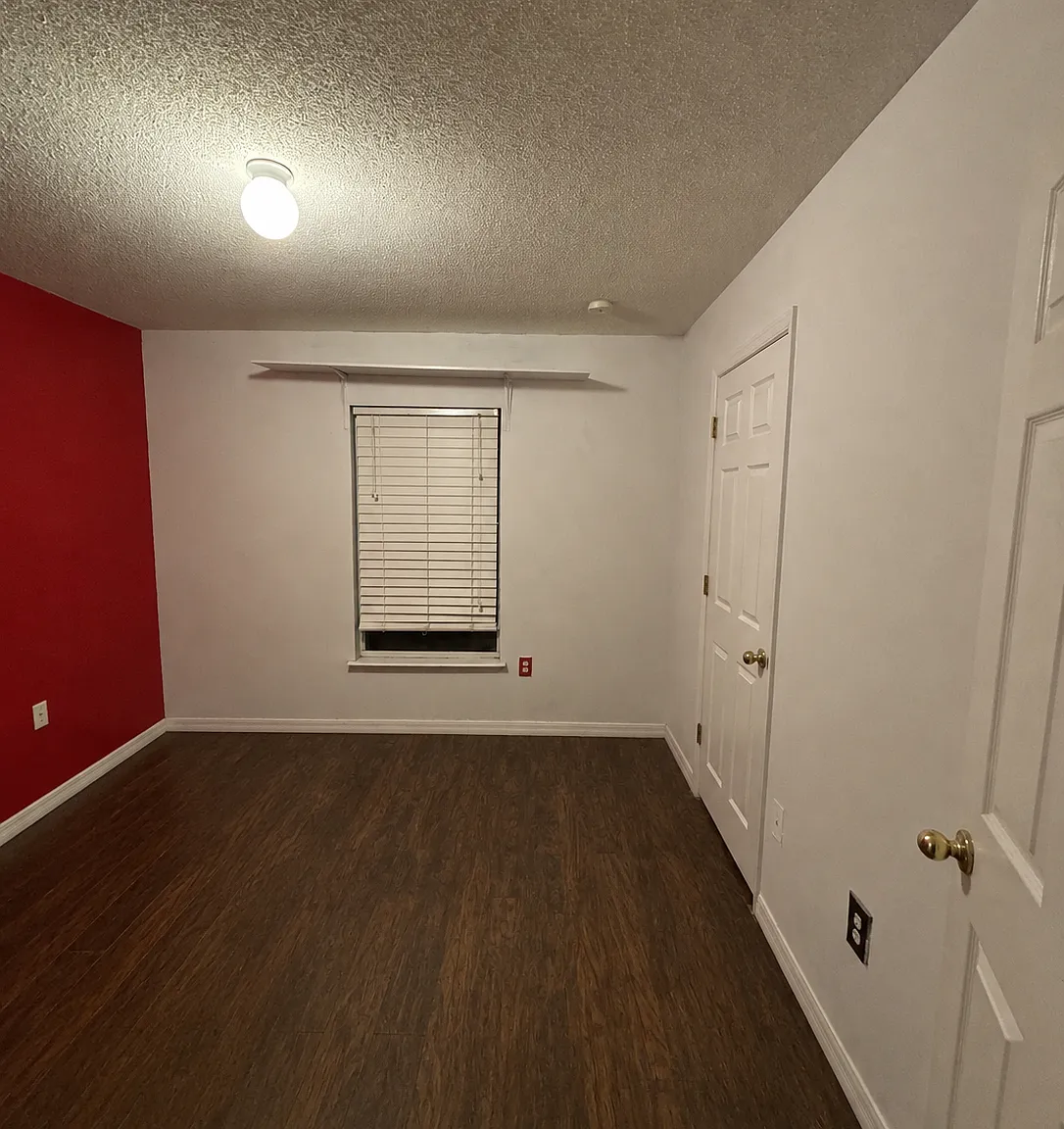 4 bed, 2.5 bath, 2232 sqft, $2,400 — Photo 4