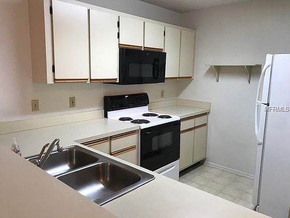 4th image of 2332 Oak Park Way #101