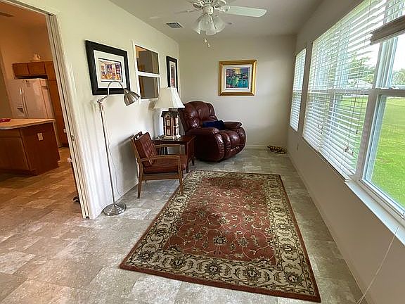 3rd image of 1654 W Schwartz Blvd