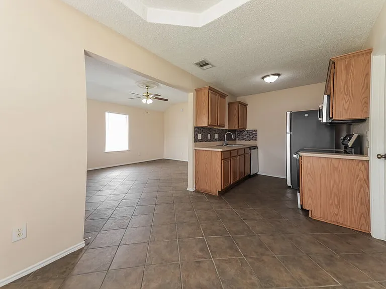 1217 Brittany Way — Photo 6