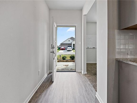 3rd image of 7579 Trailview Dr