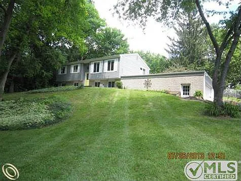 8871 N Christine Dr photo 1