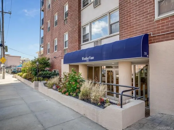 750 Shore Rd APT 4D, Long Beach, NY 11561