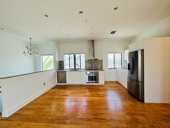 2nd image of 1604 Euclid Ave
