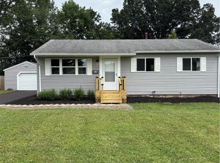 916 Waugh Dr, Hubbard, OH