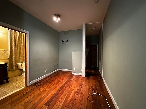 3rd image of 45A Van Reypen St Floor 1