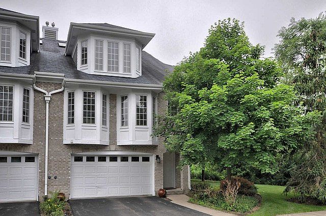 1st image of 1054 N Glenview Ct #1054