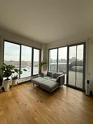10 Montieth Street, #851