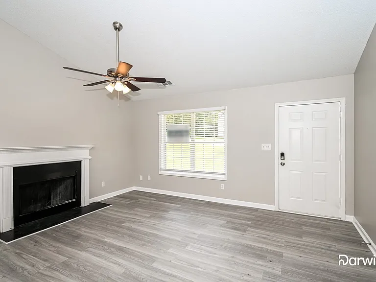 54 Connie Dr — Photo 5
