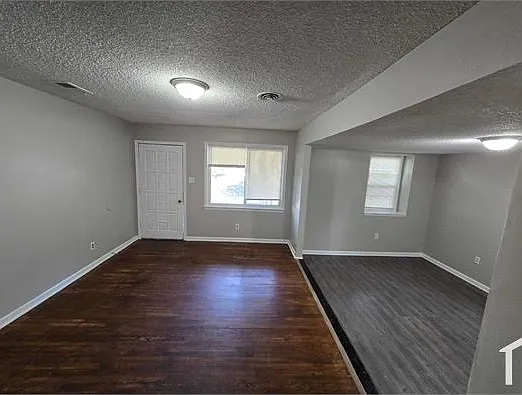 3906 Hammett Dr — Photo 4