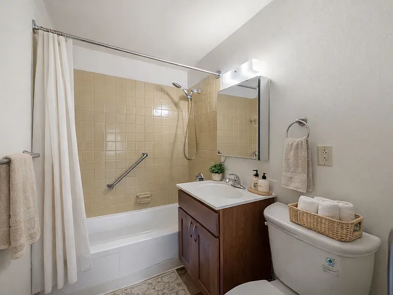 Jaycee Place — Photo 12