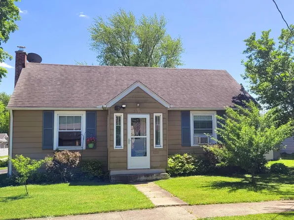 507 E Jackson St, Flora, IN 46929