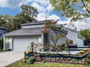 5004 Alpine Rose Ct, Dayton, OH 45458