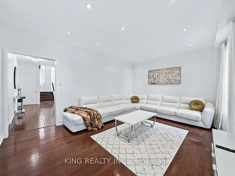 76 Blackburn Dr — Photo 17