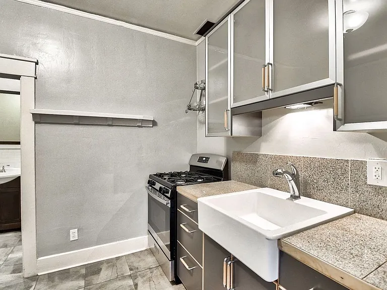 2408 2nd Ave — Photo 7