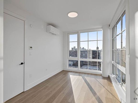 4th image of 80 Linden Blvd #7P