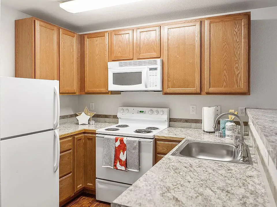 Atrium Suites - 2 BR/2 BA & 3 BR/3 BA
