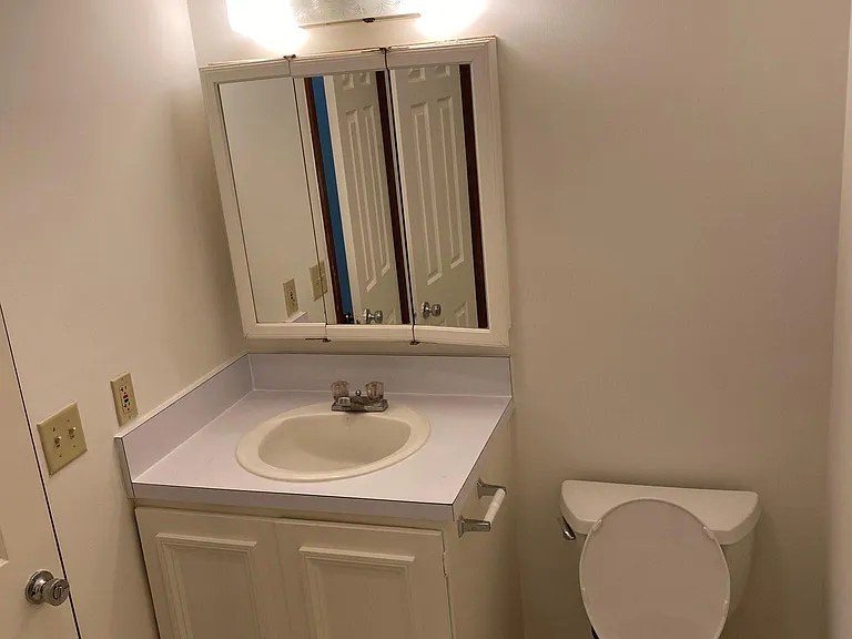 115 James St — Photo 8