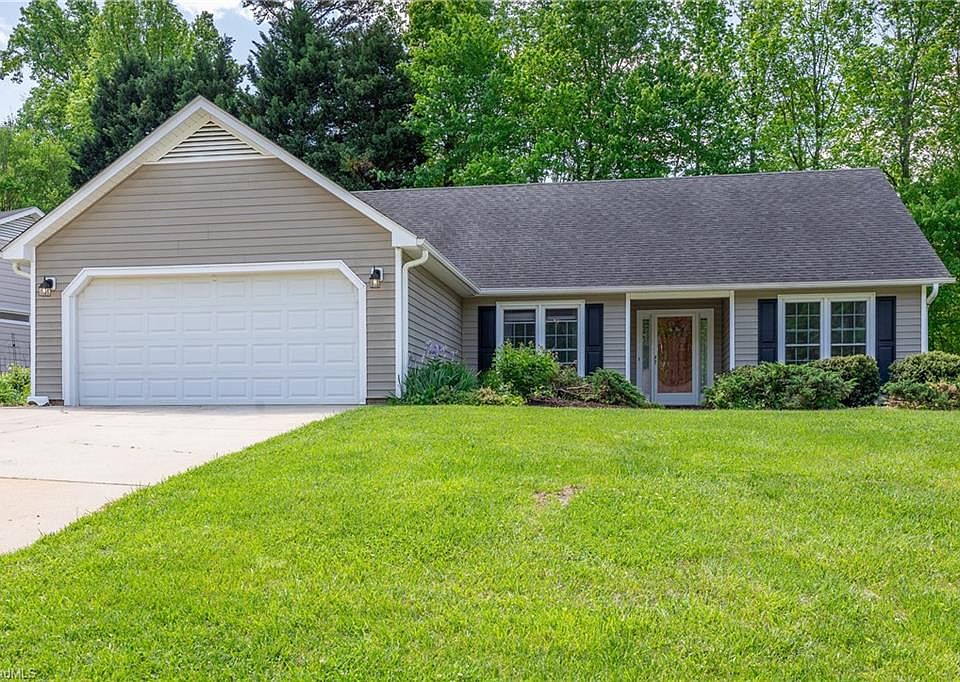 1st image of 3117 Southampton Dr