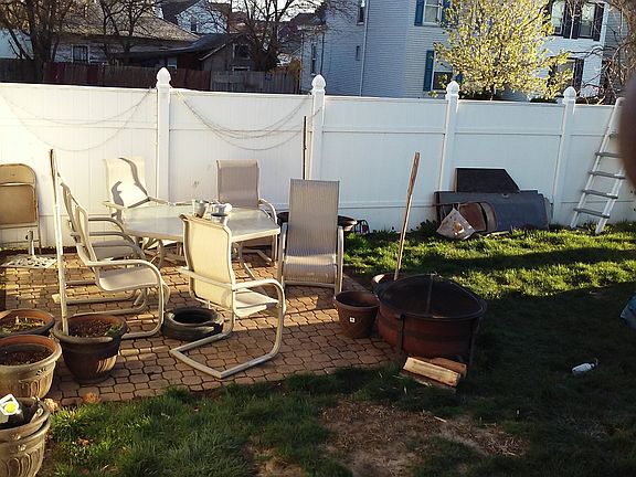 4th image of 2626 Pleasant Ave
