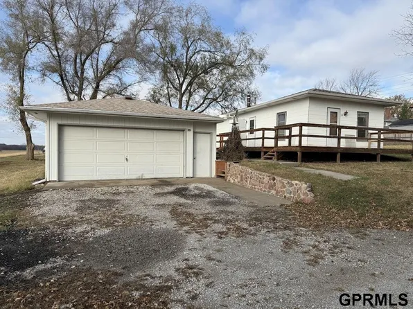 308 Elm St, Pleasant Dale, NE 68423
