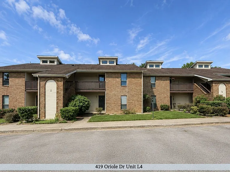 Creekwood Apartments — Photo 2