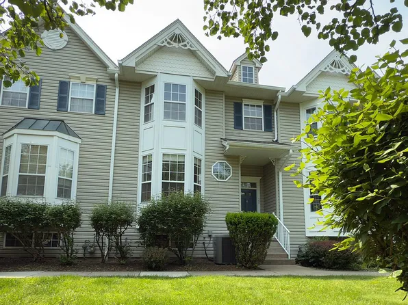 22 Chesterfield Ct, Flemington, NJ 08822