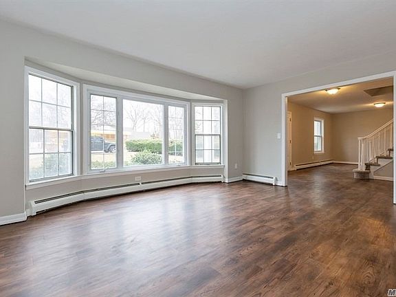 4th image of 29 Howard Dr