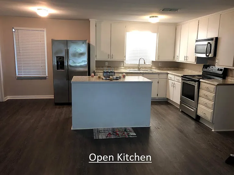922 Bennett Ave — Photo 5