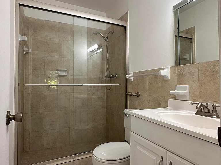5800 NE 22nd Way #523 — Photo 8