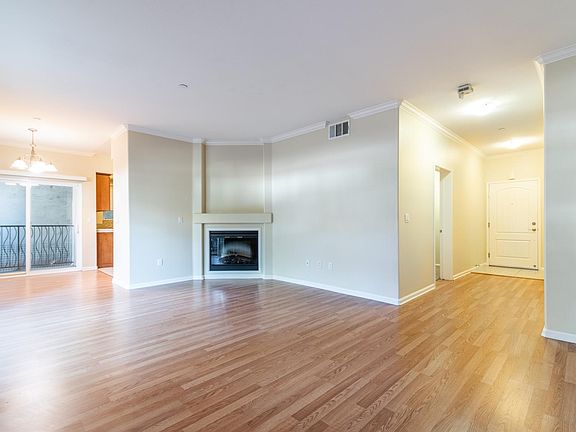 5th image of 3401 S Bentley Ave