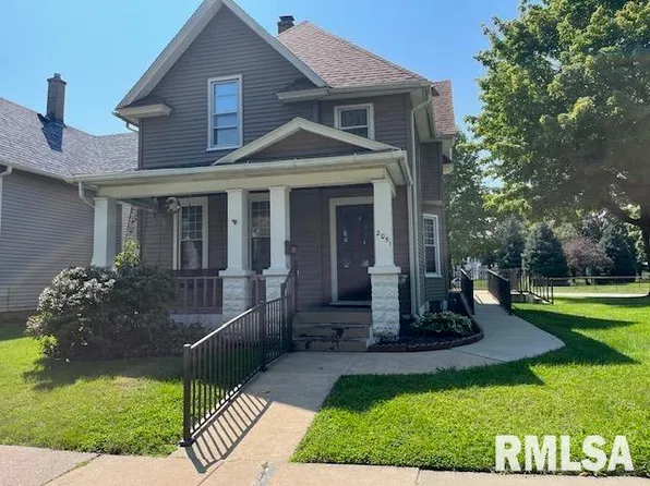 2051 W 1st St, Davenport, IA 52802