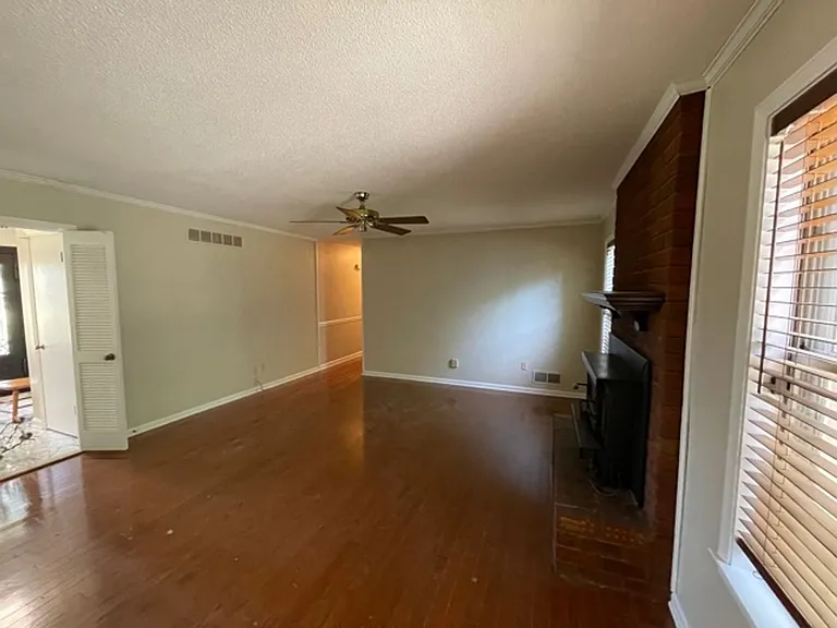 1210 Rasco Rd W — Photo 5