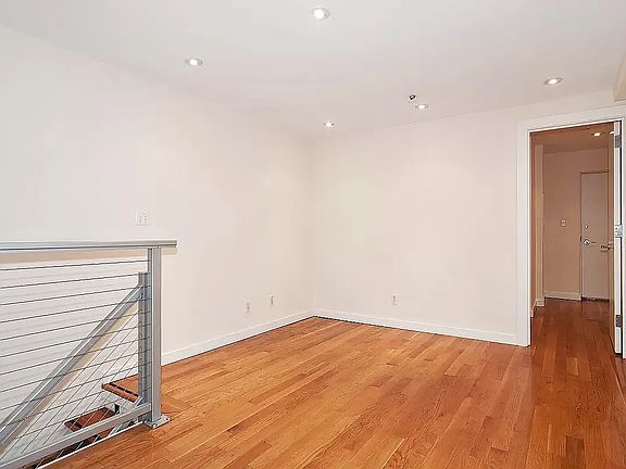 4th image of 215 E 81st St APT 3D