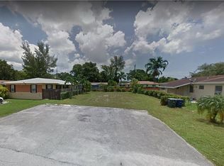 405 SW 4th Ter, Hallandale Beach, FL 33009