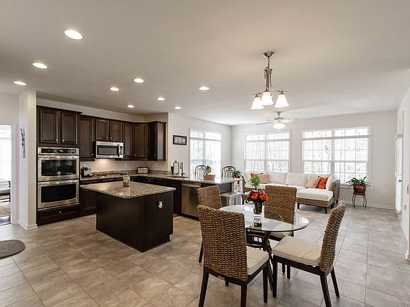 4th image of 478 Long Meadow Dr