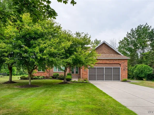 1494 Town Line Rd, Lancaster, NY 14086