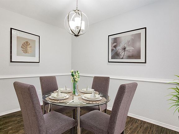 5th image of 2809 Meadow Park Dr APT A