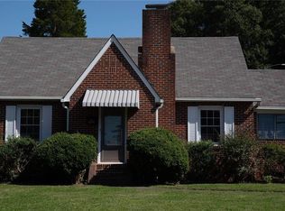 3261 Konnoak Dr, Winston Salem, NC 27127